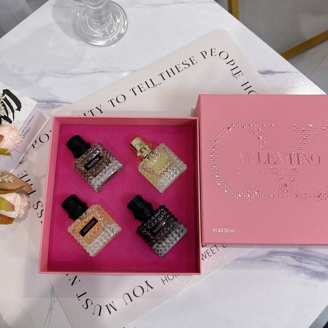 Valentino Donna Perfume Gift Set For Her